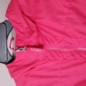 L.L. Bean Pink Windbreaker With Hood Nylon Jacket Pink Lined Coat M 10-12 Gloves